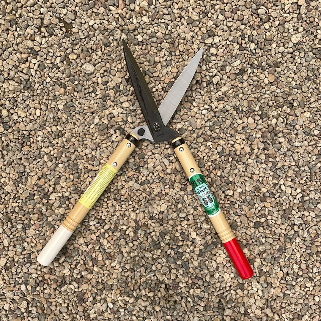 Okatsune Hedge Shear, Short-Handled, Medium Bladed, 216