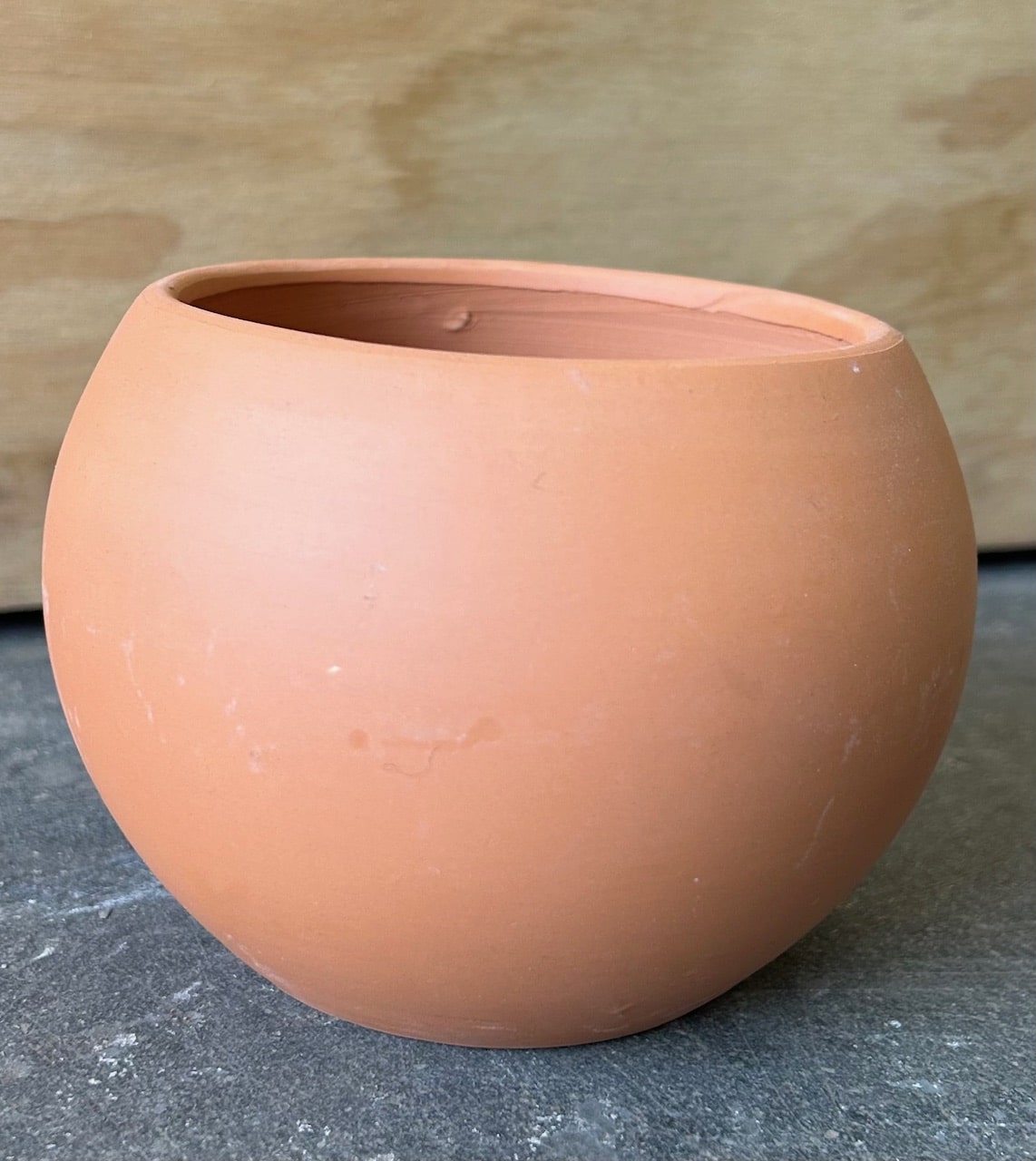 Tuscan Ball Pot Dark Terra Cotta